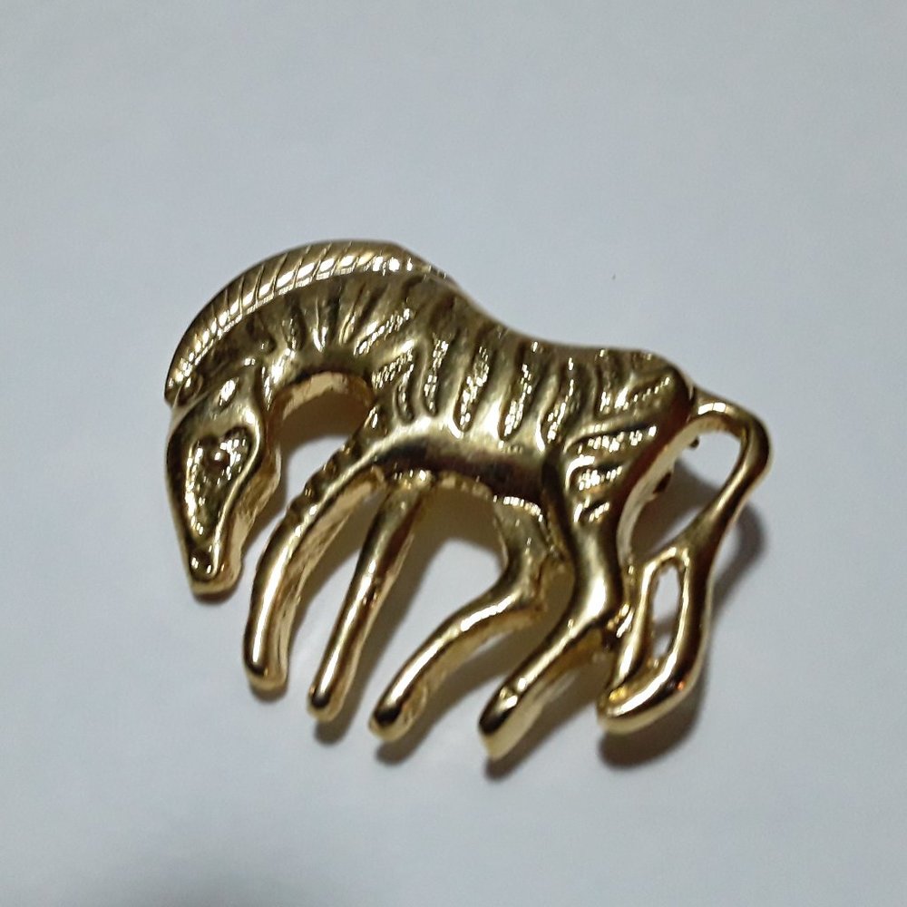 Gold etched zebra brooch